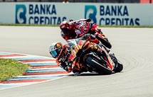 Enfin le podium pour Acosta en GP (Rob Gray Polarity Photo) Enfin le podium pour Acosta en GP (Rob Gray Polarity Photo)