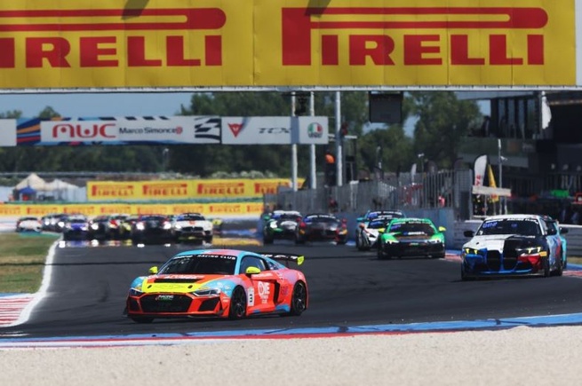 La même bonne recette pour les vainqueurs de Misano (Photo SRO)