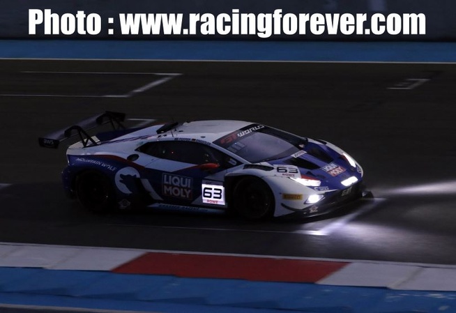 Après une belle bagarre nocturne, le Grasser Racing Team s'impose Après une belle bagarre nocturne, le Grasser Racing Team s'impose