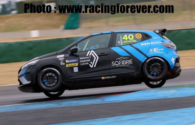 La Clio Cup reste spectaculaire malgré tout La Clio Cup reste spectaculaire malgré tout