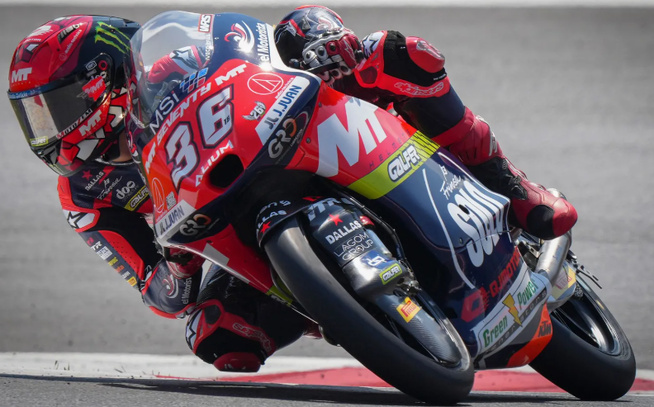 Le jeune Piqueras vainqueur © www.motogp.com Le jeune Piqueras vainqueur © www.motogp.com