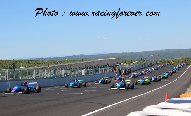 Le toboggan du Gard prêt à accueillir les pilotes F4