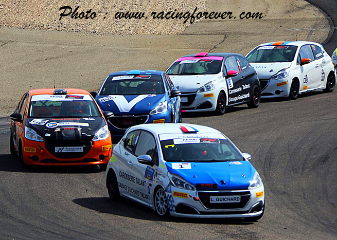 C'est serré dans le peloton 208 RC C'est serré dans le peloton 208 RC