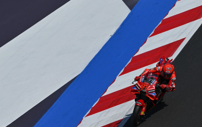 Qui peut l’arrêter ? © www.motogp.com Qui peut l’arrêter ? © www.motogp.com