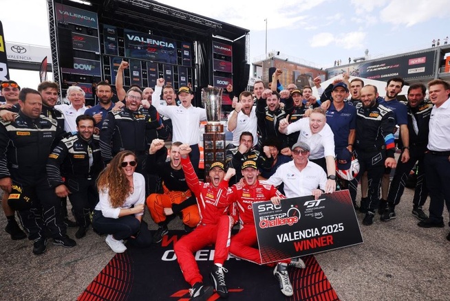 L'heure du titre Sprint Pro pour Weerts et Van der Linde (Photo SRO/JEP) L'heure du titre Sprint Pro pour Weerts et Van der Linde (Photo SRO/JEP)