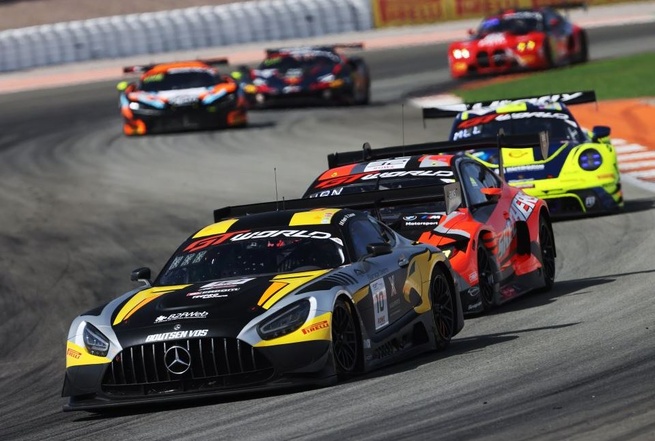 Les français Aurélien Panis et César Gazeau brillent en Silver Cup (Photo SRO/JEP) Les français Aurélien Panis et César Gazeau brillent en Silver Cup (Photo SRO/JEP)