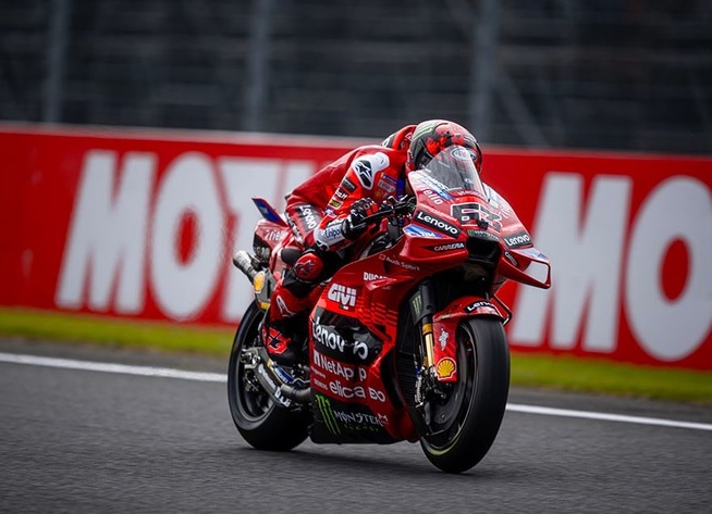 Cette fois le 63 est devant. Cette fois le 63 est devant.