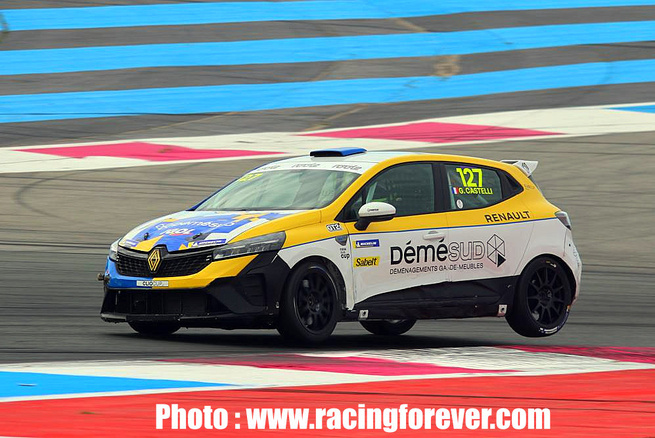 Gael Castelli gagne une nouvelle fois en Clio Cup Gael Castelli gagne une nouvelle fois en Clio Cup