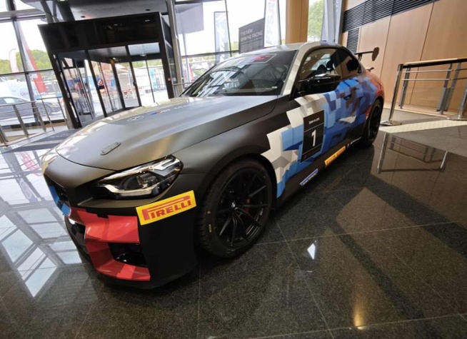 ​La nouvelle BMW M2 Racing présentée au SRO Racing Festival.