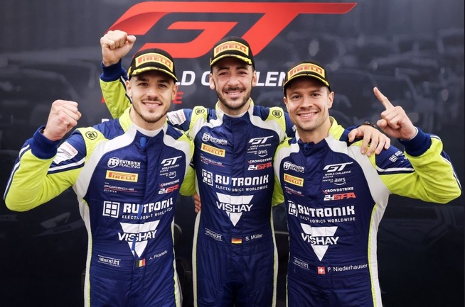 Müller/Niederhauser/Picariello gagnent l'Endurance cup (Photo SRO/JEP) Müller/Niederhauser/Picariello gagnent l'Endurance cup (Photo SRO/JEP)