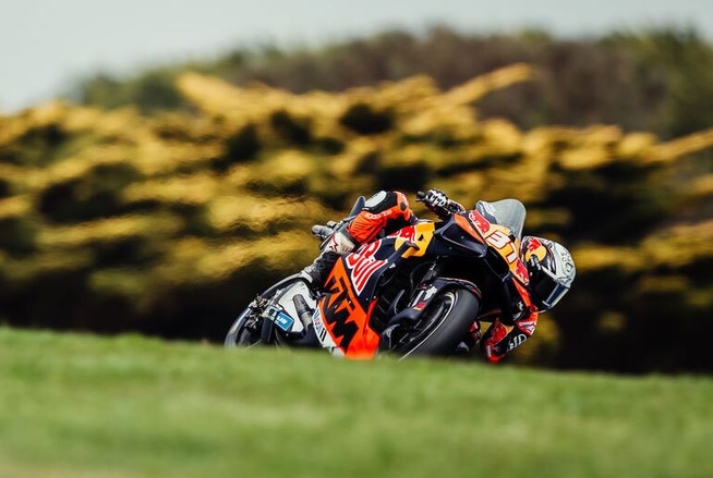 Acosta mène de nouveau KTM dans le top 3 (Rob Gray Polarity photo)
