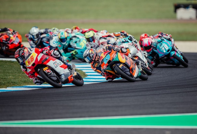 Kelso mène devant Rueda (Rob Gray Polarity Photo) Kelso mène devant Rueda (Rob Gray Polarity Photo)