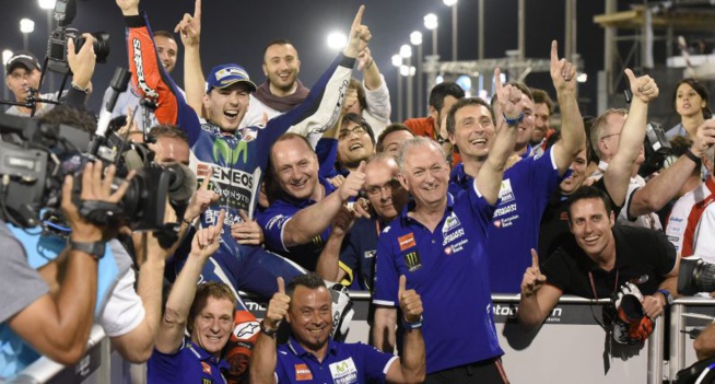 La joie dans le camp Lorenzo/Yamaha (Copyrights 2016 Yamaha Motor Racing Srl) La joie dans le camp Lorenzo/Yamaha (Copyrights 2016 Yamaha Motor Racing Srl)