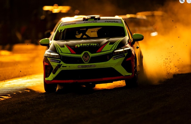 Quelque soit le circuit, la Clio Cup assure le spectacle (Photo DPPI/Alpine) Quelque soit le circuit, la Clio Cup assure le spectacle (Photo DPPI/Alpine)