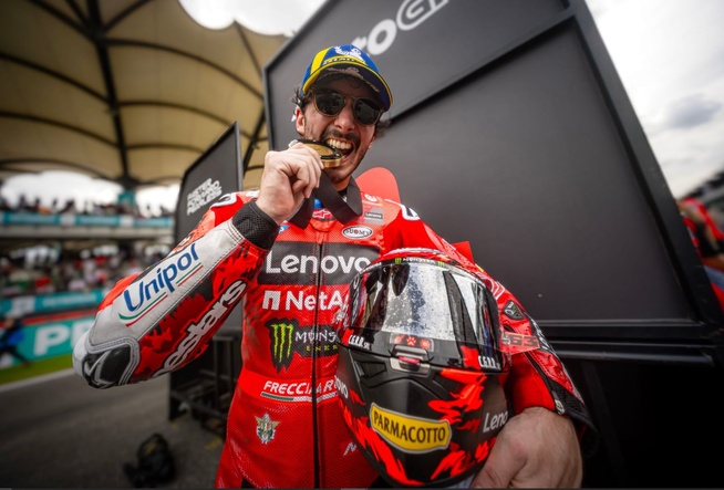 Bagnaia recroque la victoire à pleines dents (photo Ducati) Bagnaia recroque la victoire à pleines dents (photo Ducati)