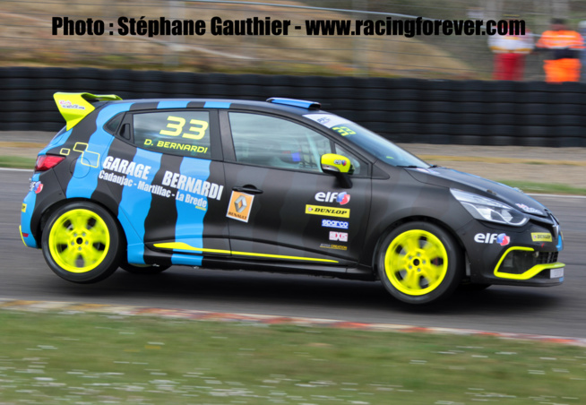 Denis Bernardi a retrouvé le volant de sa Clio Denis Bernardi a retrouvé le volant de sa Clio