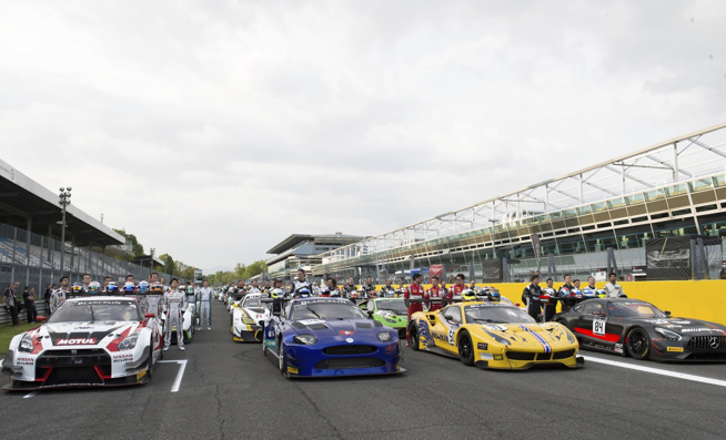 Un nombre impressionnant de voitures au départ (Photo A.Camblor) Un nombre impressionnant de voitures au départ (Photo A.Camblor)