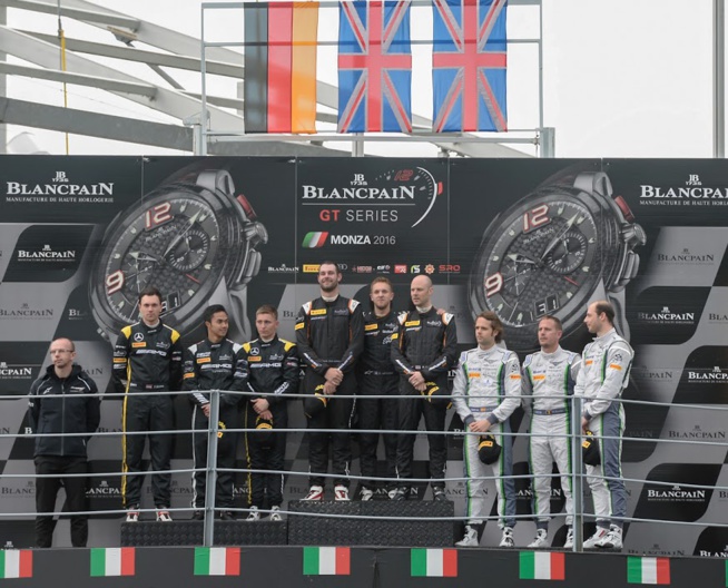 Le podium (Photo A.Camblor) Le podium (Photo A.Camblor)