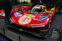 De nombreuses voitures de course © O. Jennequin – www.racingforever.com