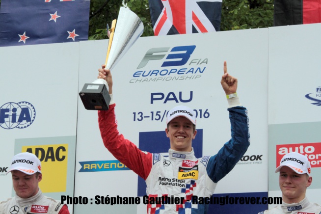 Barnicoat tire le premier en F3 Barnicoat tire le premier en F3