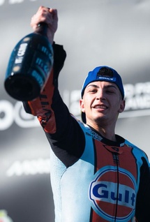 Encore du champagne pour Raul Fernandez Encore du champagne pour Raul Fernandez