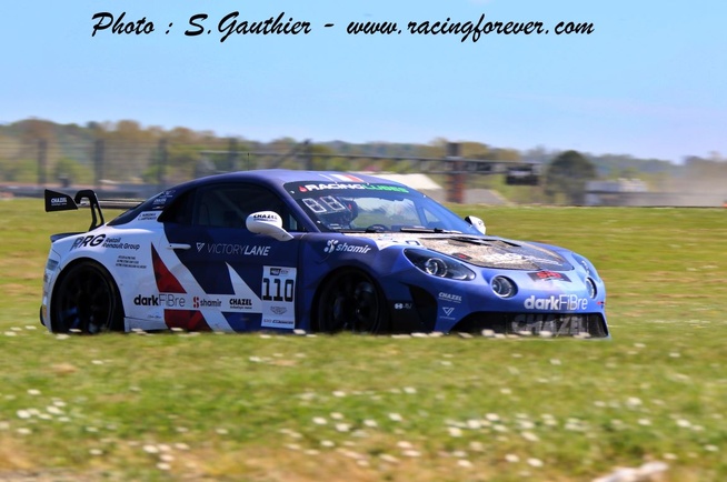 Alpine, reine des champs à Nogaro Alpine, reine des champs à Nogaro