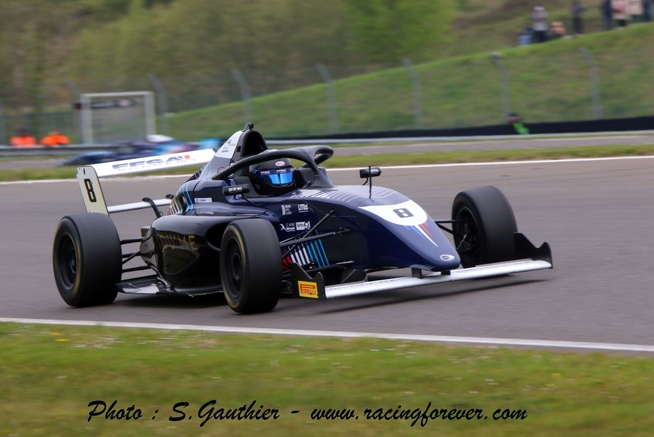 Des points dès la première course