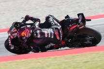 On broie du noir chez Aprilia (Gold&Goose RedBull Content pool) On broie du noir chez Aprilia (Gold&Goose RedBull Content pool)