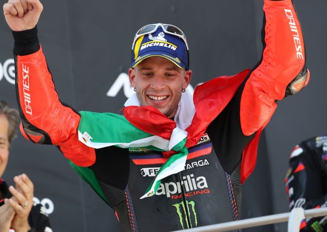 Bezzecchi et Aprilia triomphent au Mugello