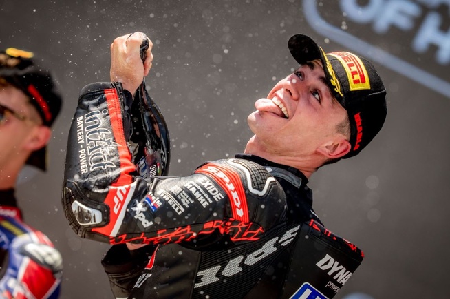 Gonzalez prend goût au Champagne ! Gonzalez prend goût au Champagne !