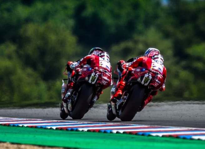 Bagarre entre coéquipier chez Ducati (Photo Ducati) Bagarre entre coéquipier chez Ducati (Photo Ducati)