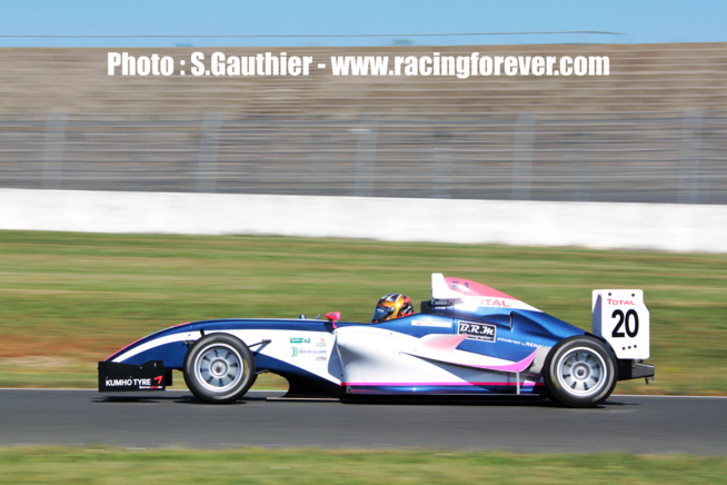 Yfei Ye roule vers le titre Yfei Ye roule vers le titre