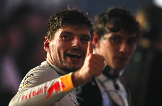 Verstappen s’impose enfin à Singapour © RedBull Media