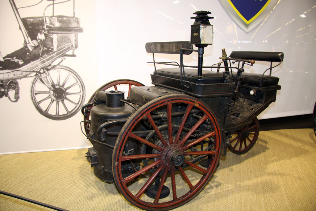 Tricycle à vapeur Serpollet - 1888 : © O. Jennequin – www.racingforever.com Tricycle à vapeur Serpollet - 1888 : © O. Jennequin – www.racingforever.com