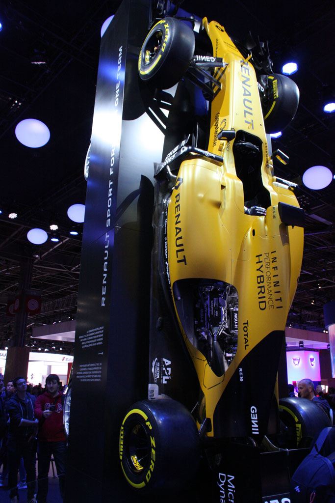 La Renault RS.16 et son V6 Turbo hybride 2016 : © O. Jennequin – www.racingforever.com La Renault RS.16 et son V6 Turbo hybride 2016 : © O. Jennequin – www.racingforever.com