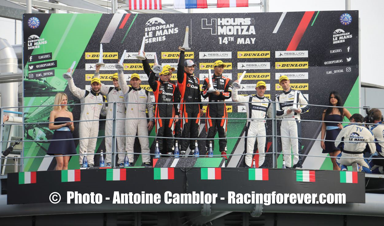 Un des podiums Un des podiums