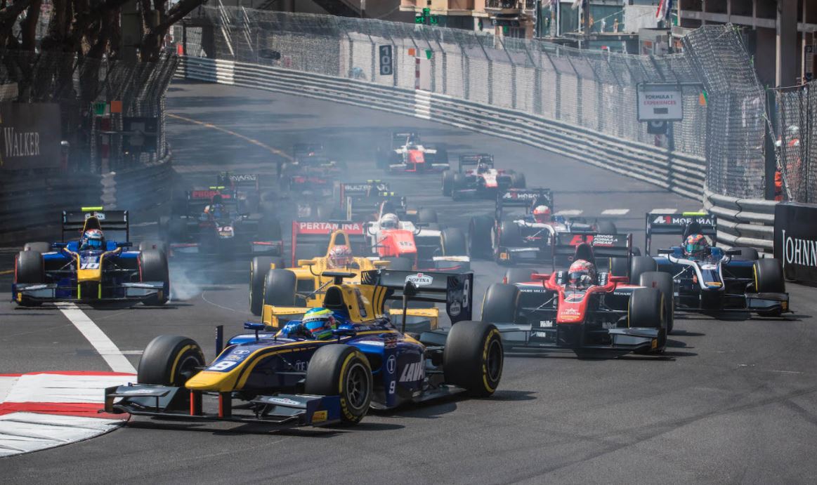 Le départ d'une course F2 à Monaco