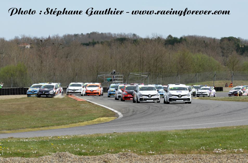 Les départs ont été mouvementés à Nogaro