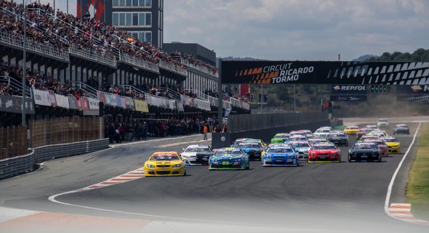 La Nascar fête ses 10 ans en Europe avec une grille complète La Nascar fête ses 10 ans en Europe avec une grille complète