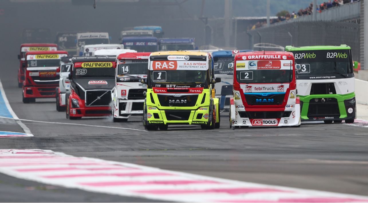 26 camions sur la grille à Nogaro 26 camions sur la grille à Nogaro