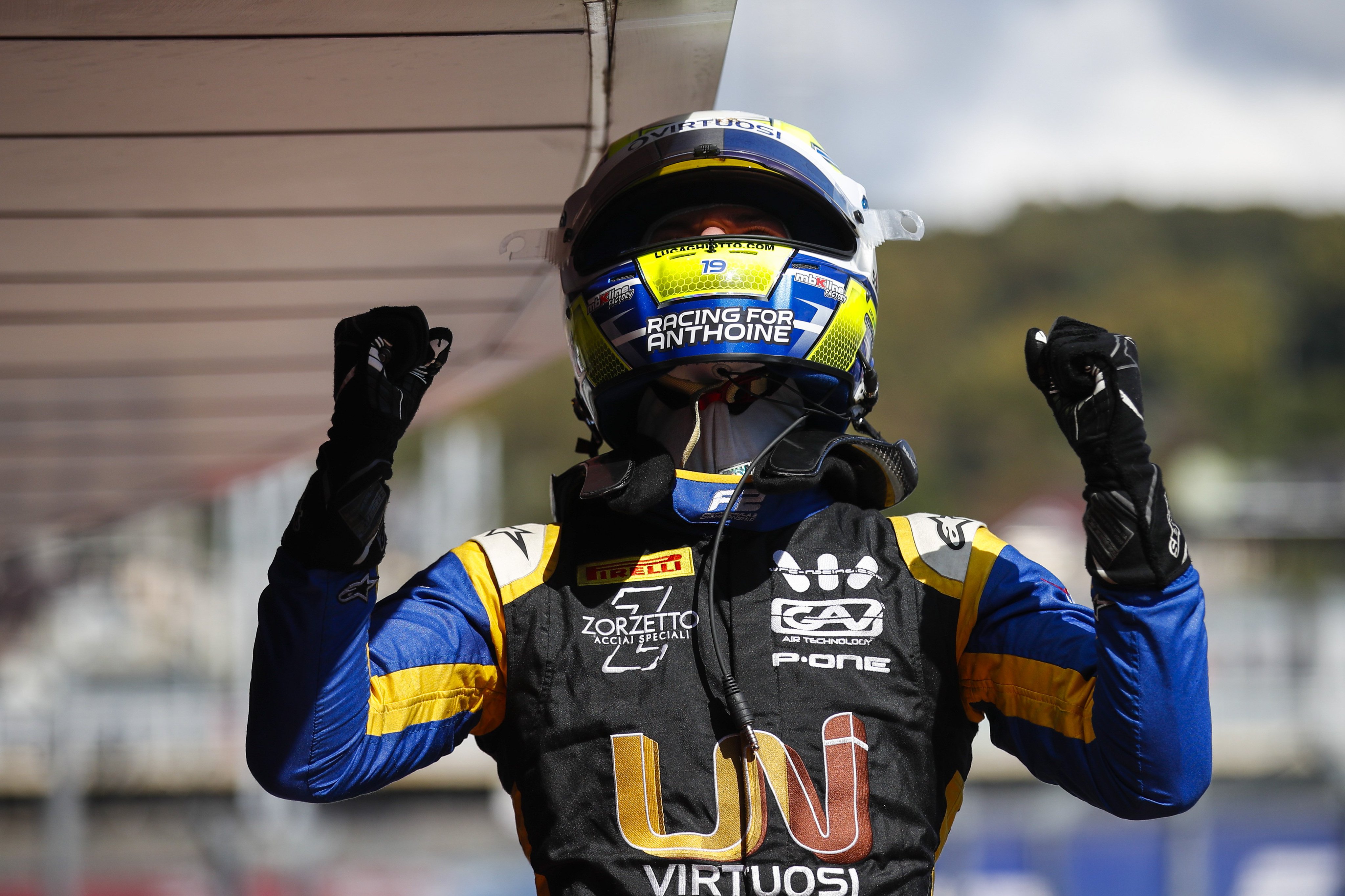 © FIA F2