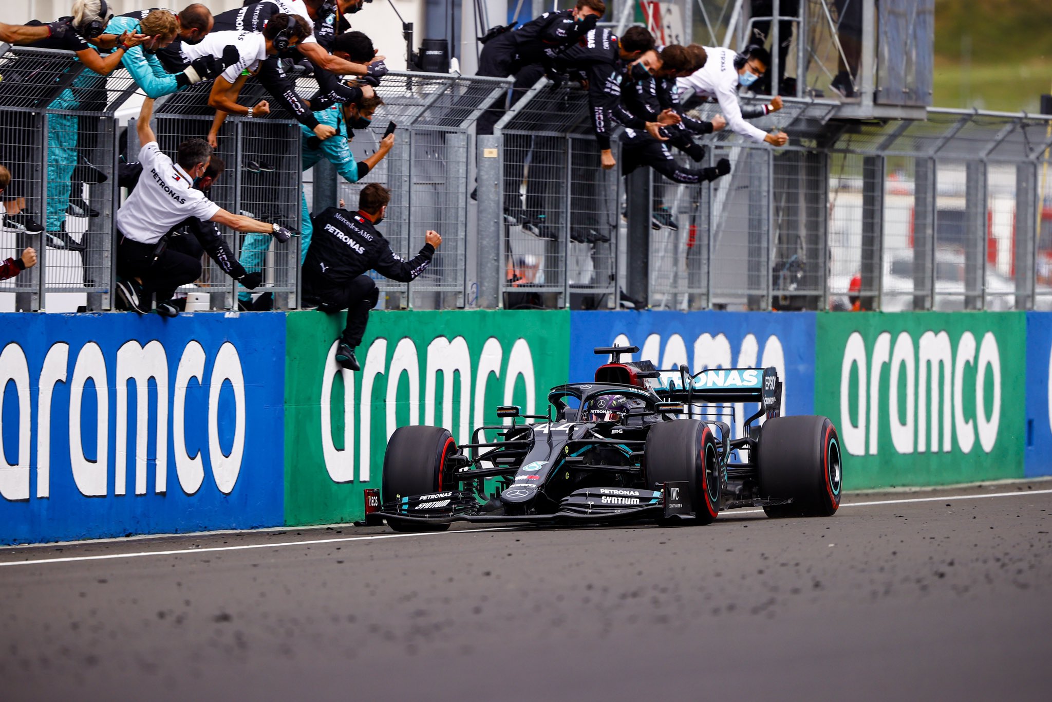 Hamilton aussi bien que Michael Schumacher ! © Mercedes F1