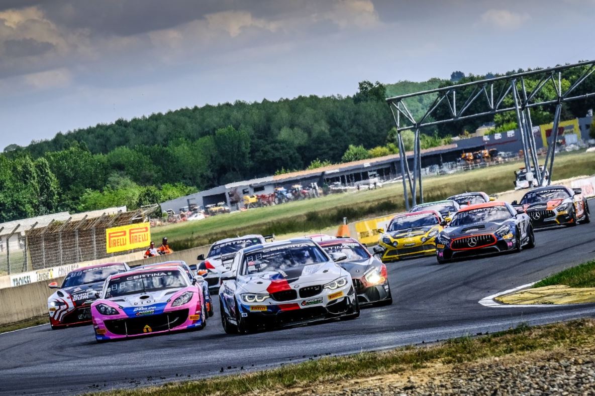 Le départ tant attendu en FFSA GT (Photo D.Bogaerts /SRO) Le départ tant attendu en FFSA GT (Photo D.Bogaerts /SRO)