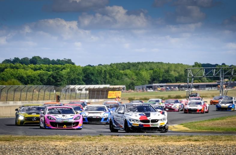 Mercedes, BMW, Aston Martin, Alpine, Toyota et Ginetta se sont montrées dans le Gers(Photo D.Bogaerts/SRO) Mercedes, BMW, Aston Martin, Alpine, Toyota et Ginetta se sont montrées dans le Gers(Photo D.Bogaerts/SRO)