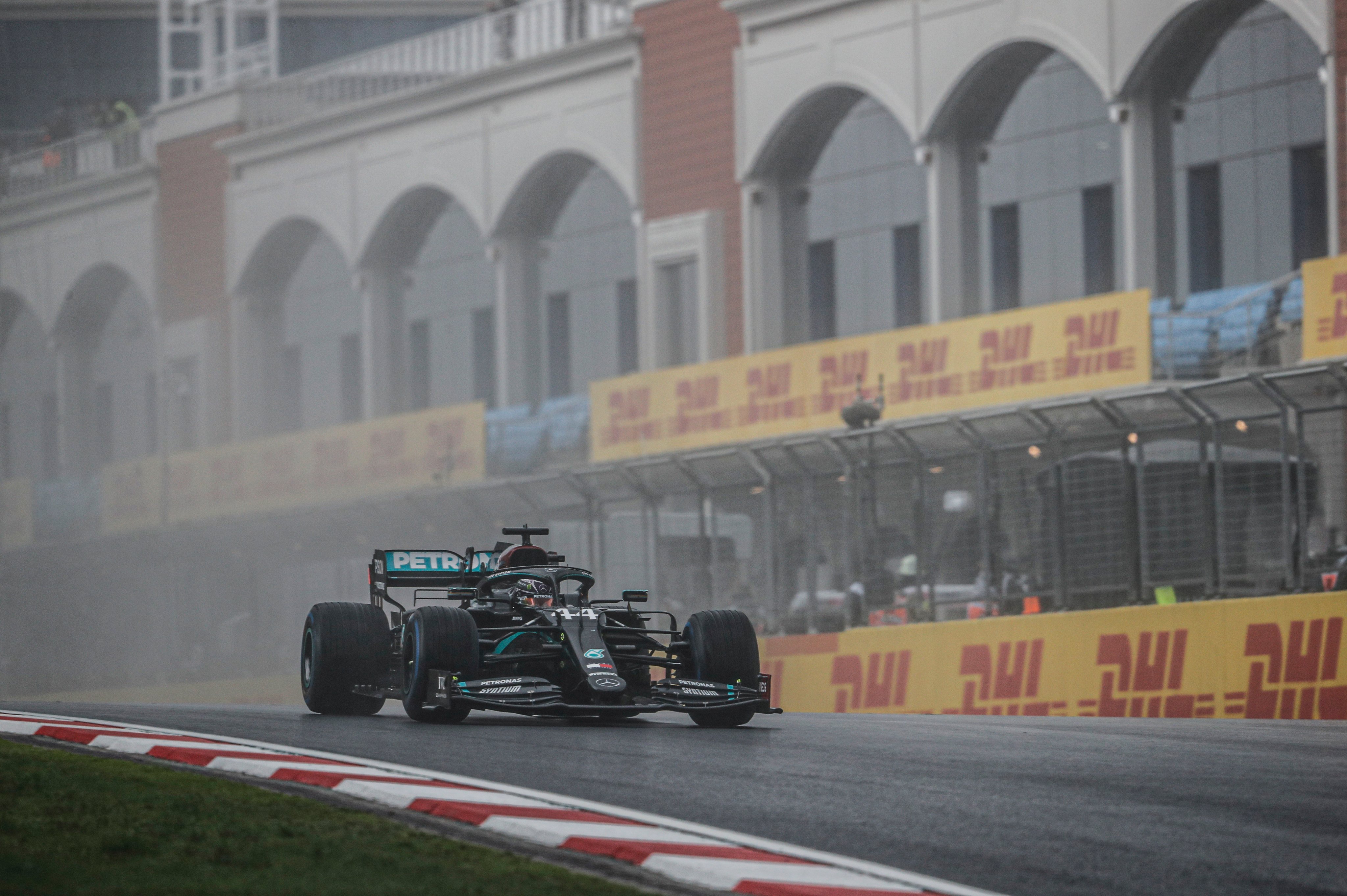 Hamilton titré avec la manière – © AMG Mercedes F1