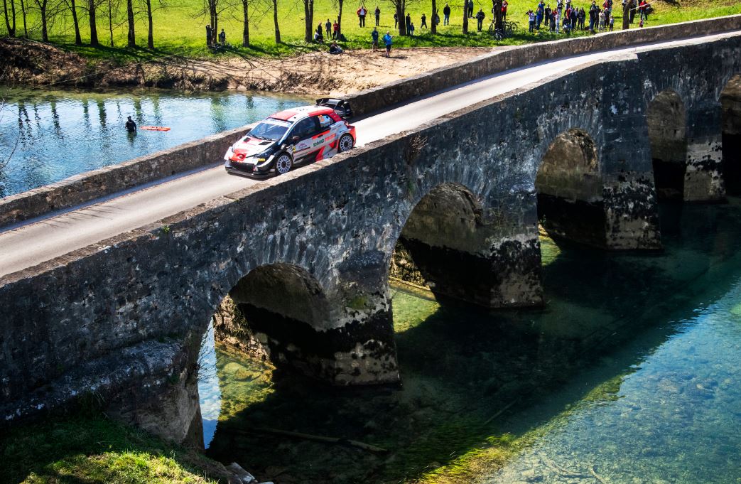 Evans sur un pont Croate ( Photo Jaanus Ree / Red Bull Content Pool)