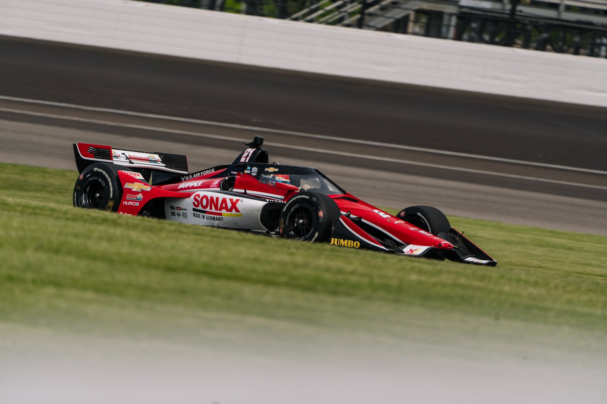 Veekay s'impose finalement sur le routier d'Indianapolis Veekay s'impose finalement sur le routier d'Indianapolis
