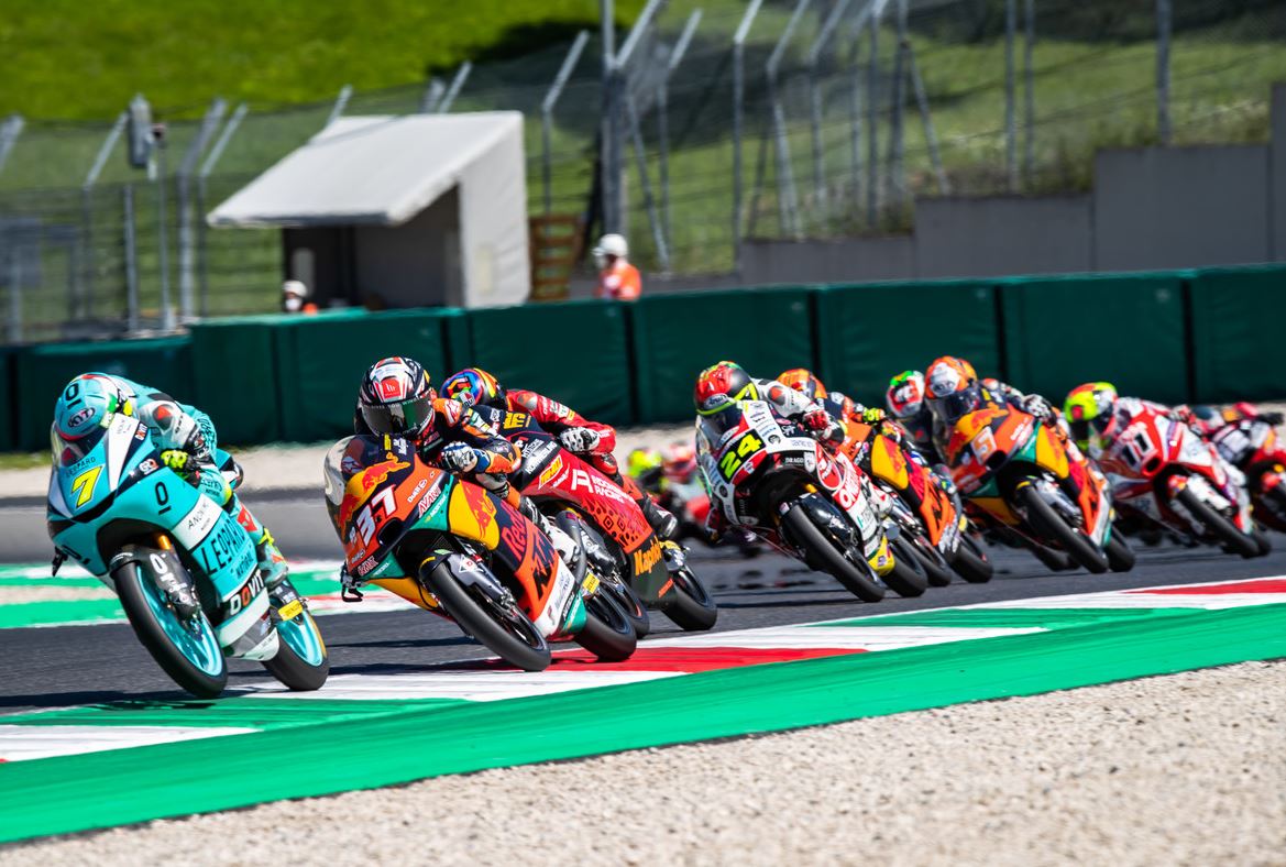 Une lutte acharnée en Moto3 (Rob Gray Polarity Photo)