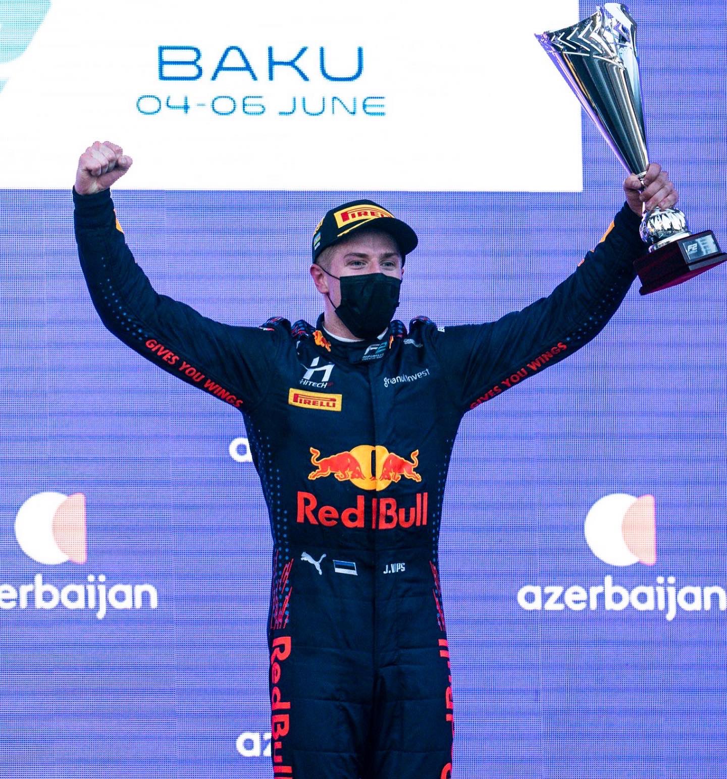 Vips sur la plus haute marche du podium © Hitech GP Vips sur la plus haute marche du podium © Hitech GP