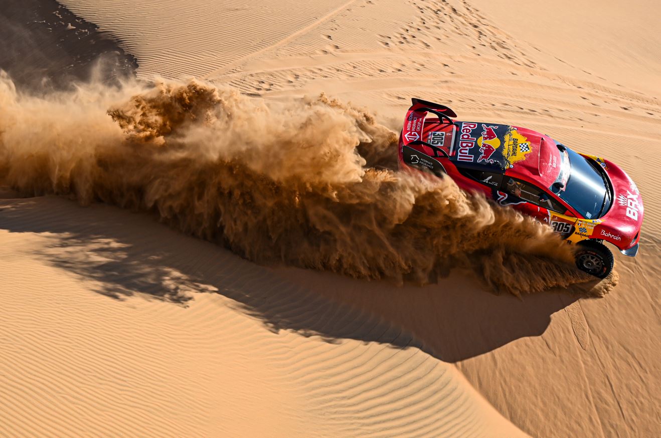 Loeb à l'attaque ( Photo Eric Vargiolu / DPPI / Red Bull Content Pool)